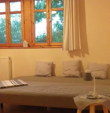 Benyelak - Zoeldorom Kutya - Es Bababarat Vendeghaz