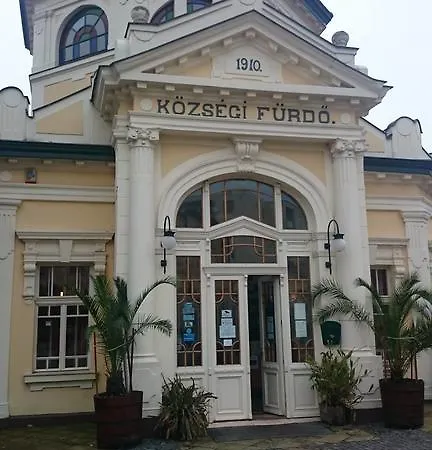 Benyelak - Zoeldorom Kutya - Es Bababarat Vendeghaz Legyesbenye