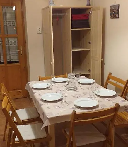 Benyelak - Zoeldorom Kutya - Es Bababarat Vendeghaz Tatil Evi Legyesbenye