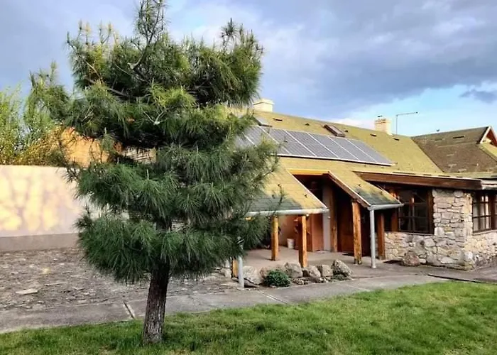 Benyelak - Zoeldorom Kutya - Es Bababarat Vendeghaz * Legyesbenye