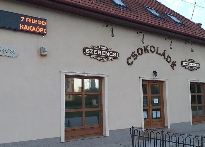 Benyelak - Zoeldorom Kutya - Es Bababarat Vendeghaz * Legyesbenye