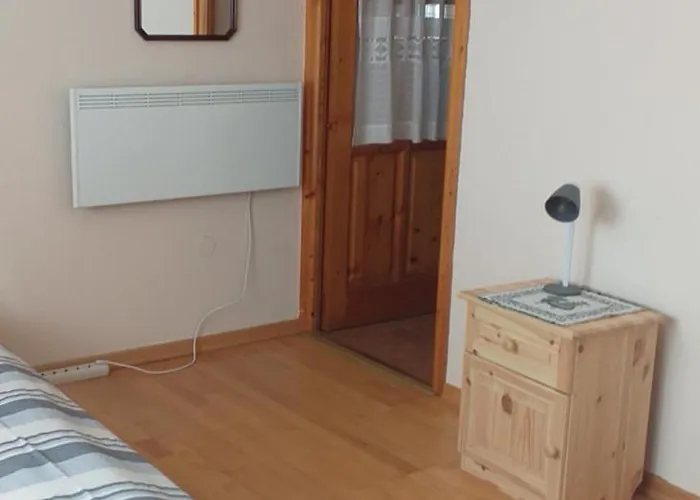 Benyelak - Zoeldorom Kutya - Es Bababarat Vendeghaz