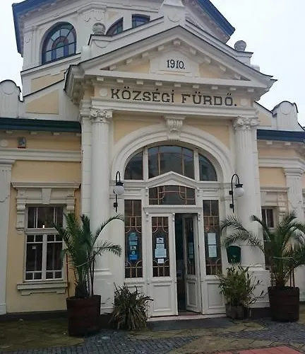 Benyelak - Zoeldorom Kutya - Es Bababarat Vendeghaz Legyesbenye